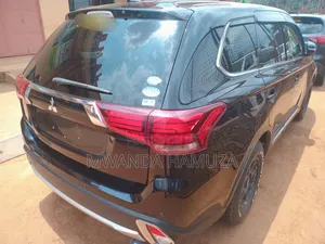 Mitsubishi Outlander 2017 Black