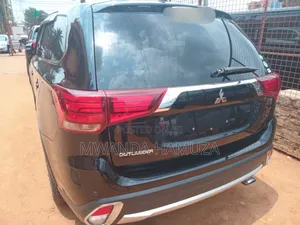 Mitsubishi Outlander 2017 Black