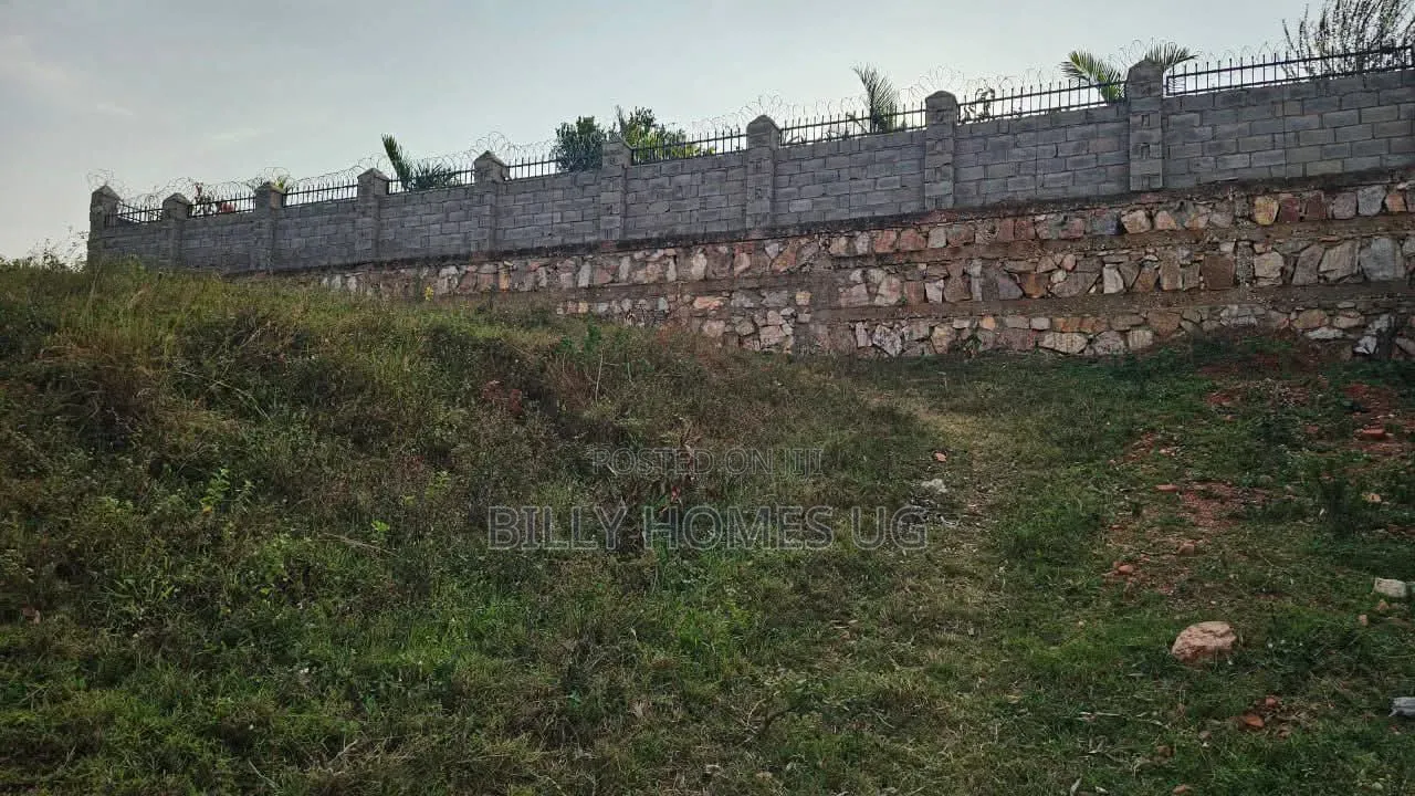 Hilltop Lake-View Plot for Sale Located in Mutung-Kigo