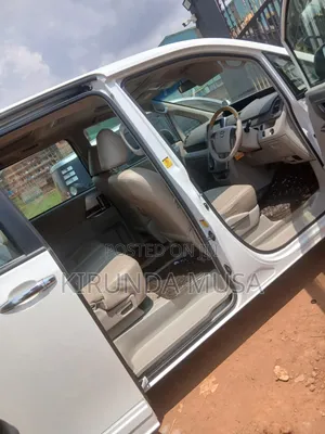 Toyota Noah 2011 White