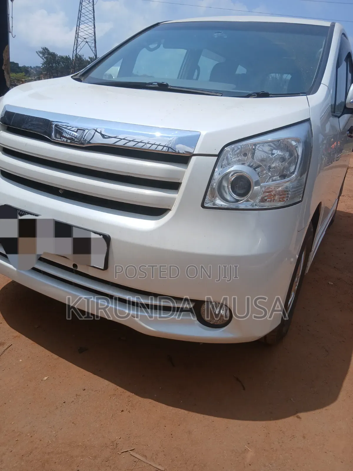 Toyota Noah 2011 White