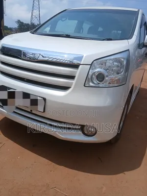 Toyota Noah 2011 White