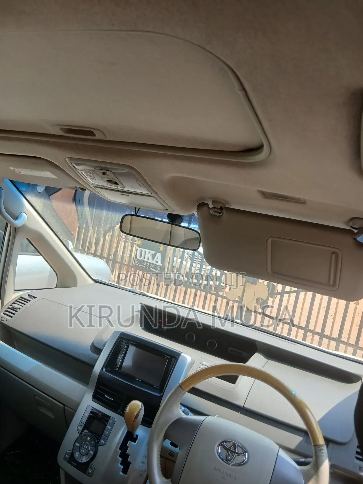 Toyota Noah 2011 White