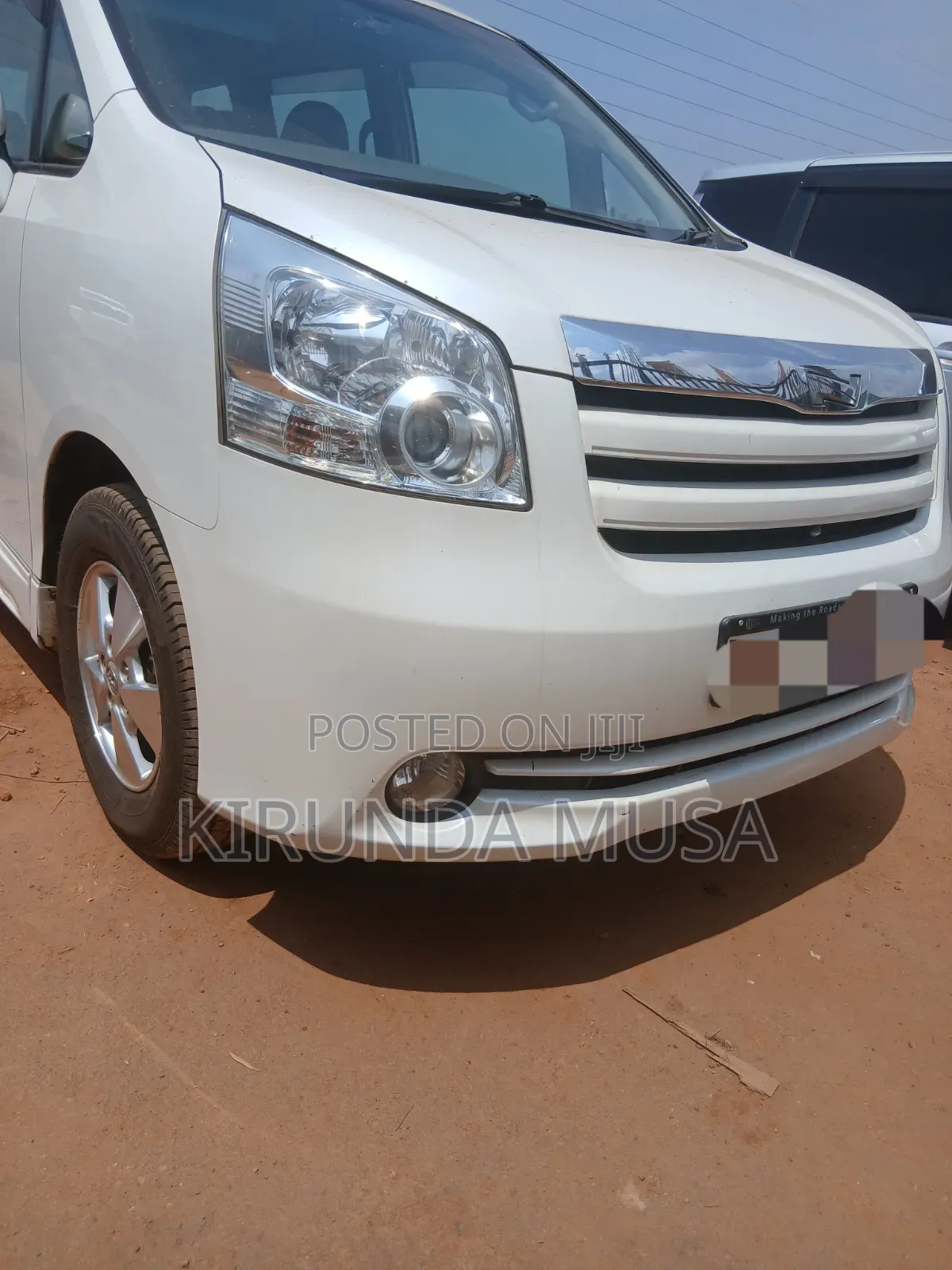 Toyota Noah 2011 White