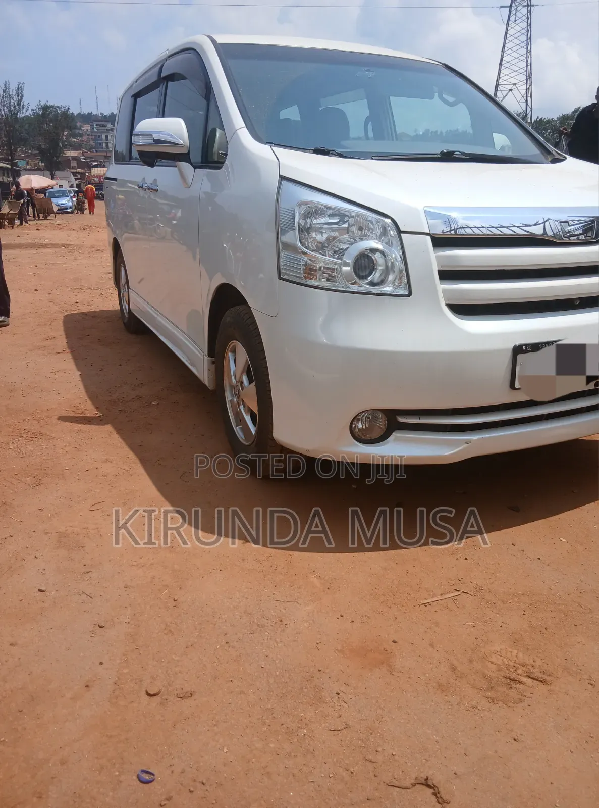 Toyota Noah 2011 White