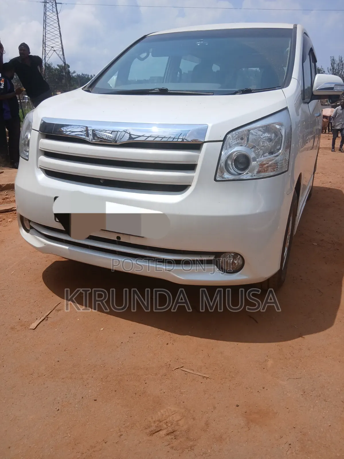 Toyota Noah 2011 White