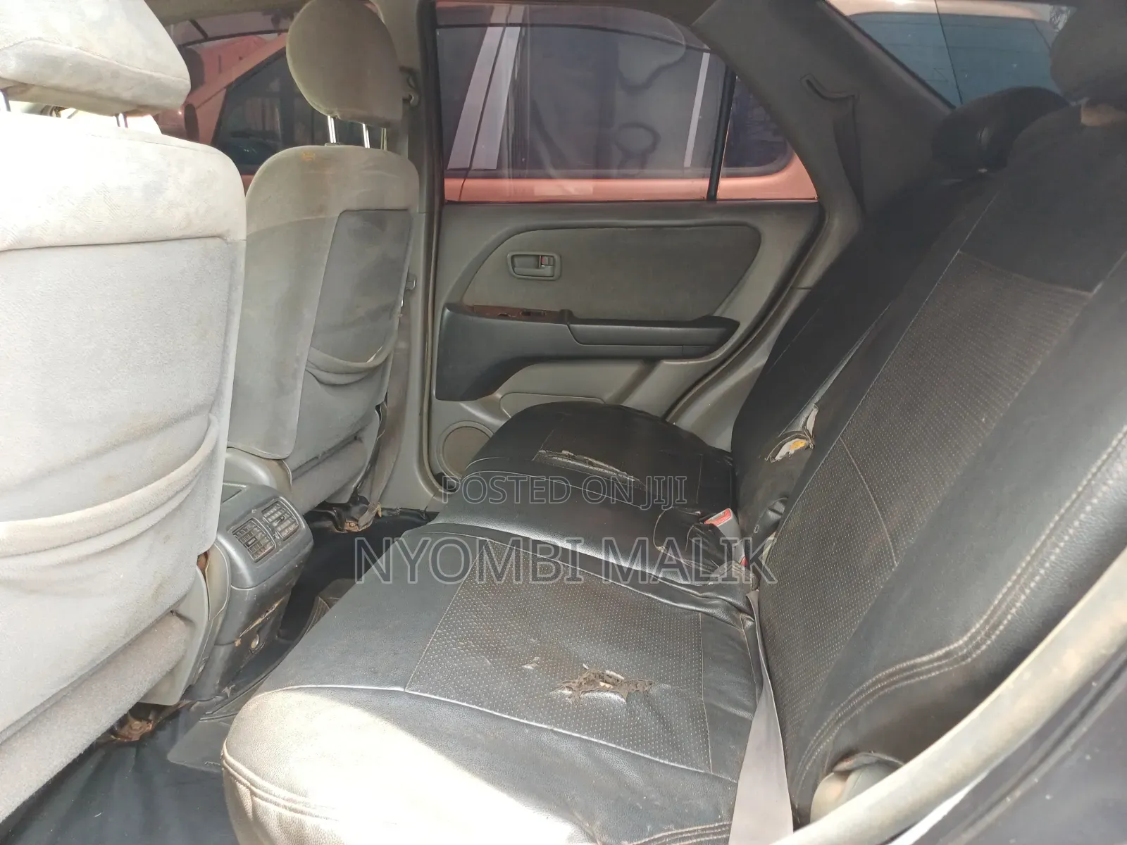 Toyota Harrier 2000 Black
