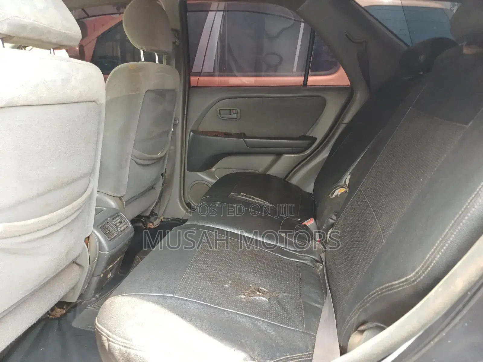 Toyota Harrier 2000 Black