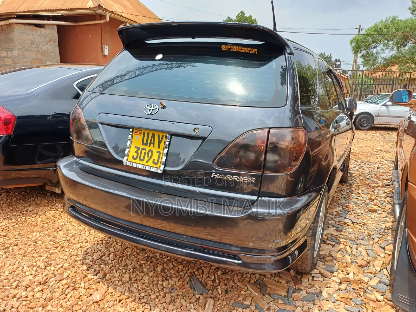 Toyota Harrier 2000 Black
