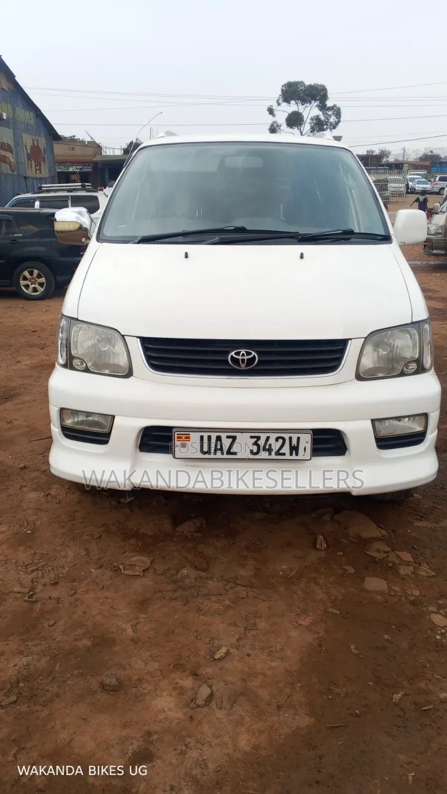 Toyota Noah 2002 White