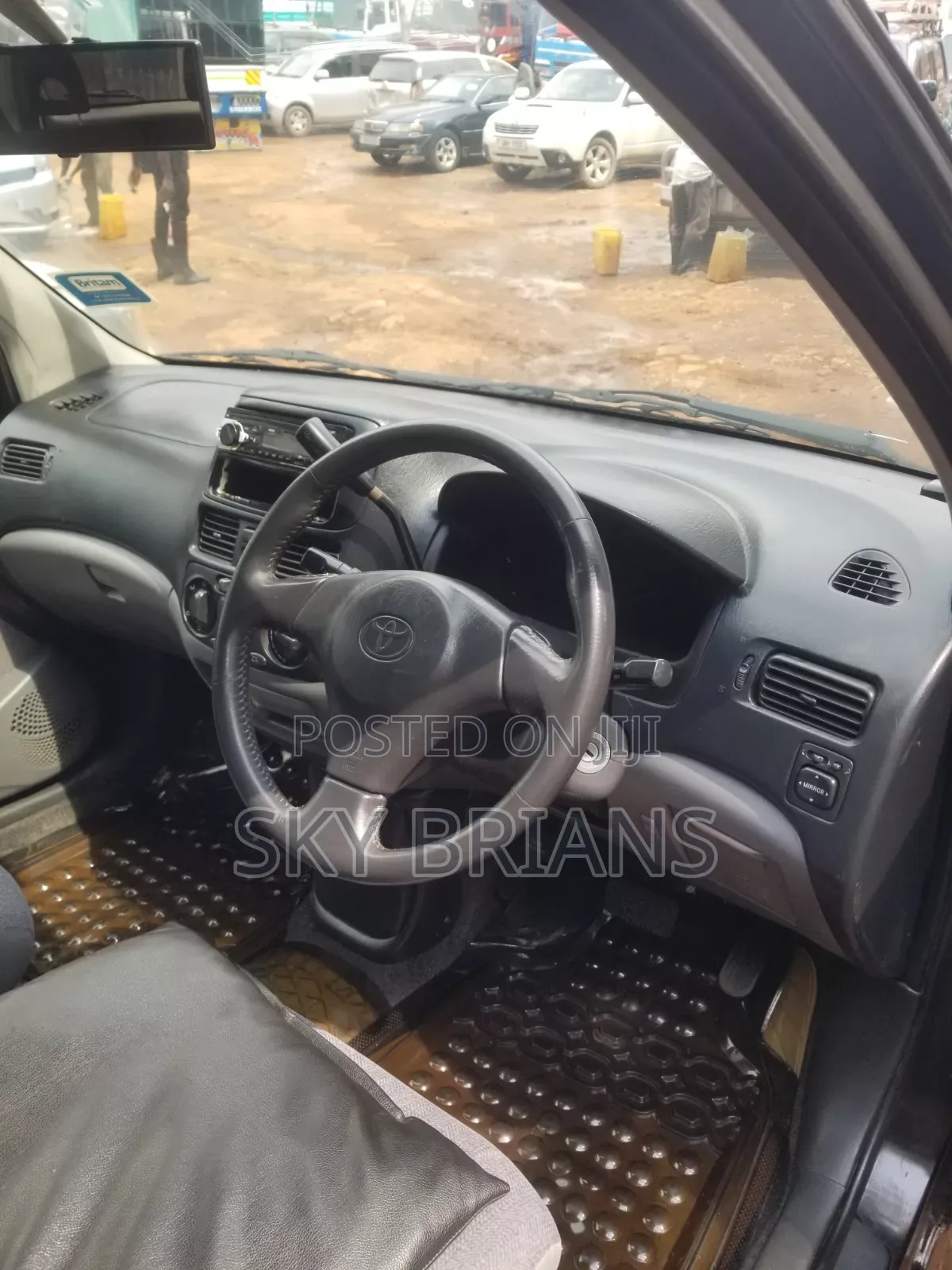 Toyota Raum 2004 Black