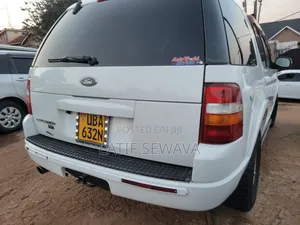 Ford Explorer Limited 4.0 2005 White