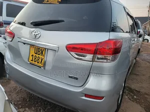 Toyota Wish 2010 Silver