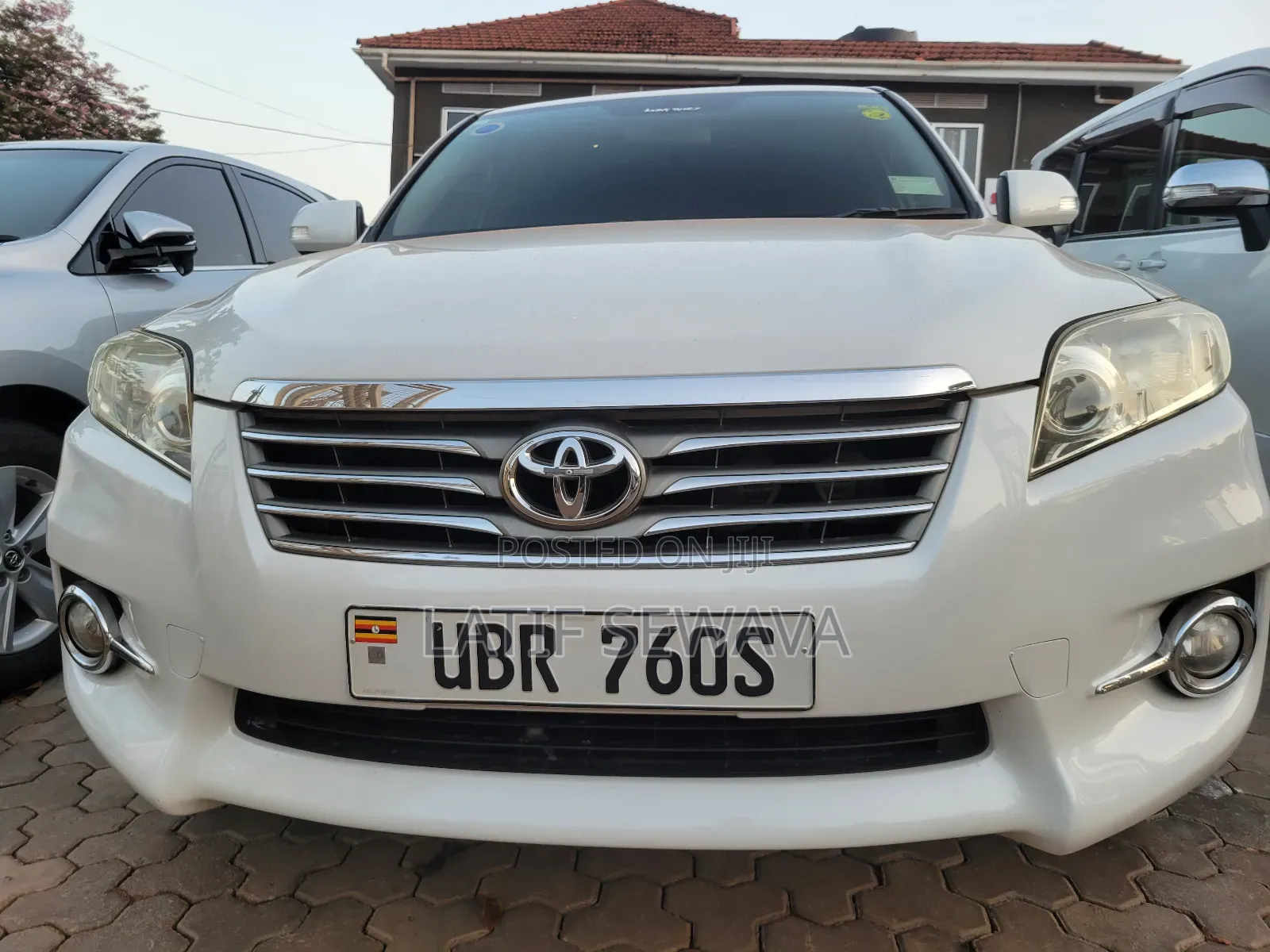 Toyota Vanguard 2010 White