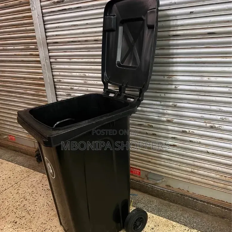 Heavy Duty 120L Plastic Dustbin With Wheels-Black