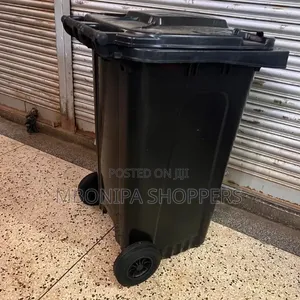 Heavy Duty 120L Plastic Dustbin With Wheels-Black