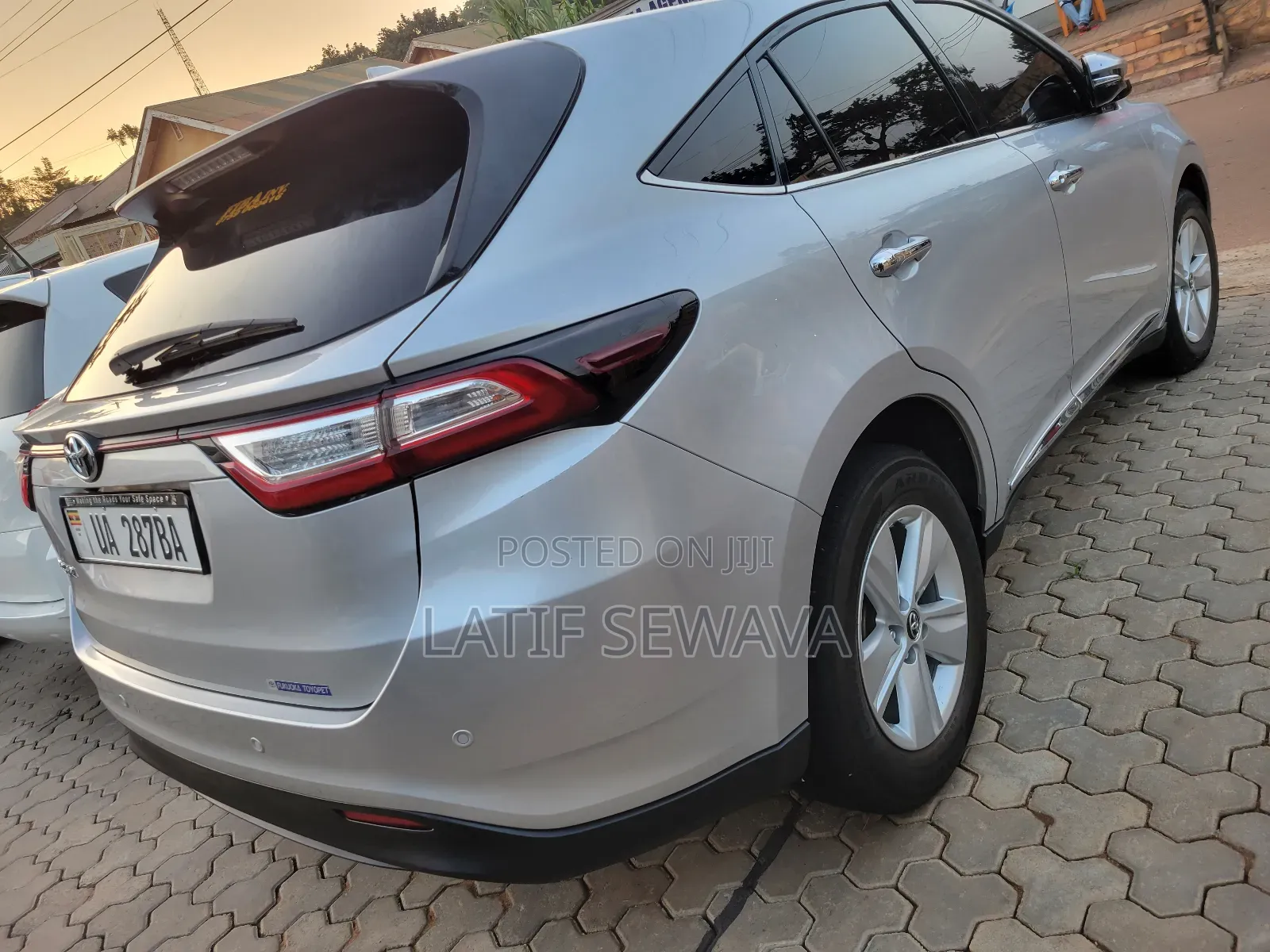 Toyota Harrier 2.0 2019 Silver