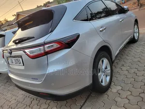 Toyota Harrier 2.0 2019 Silver