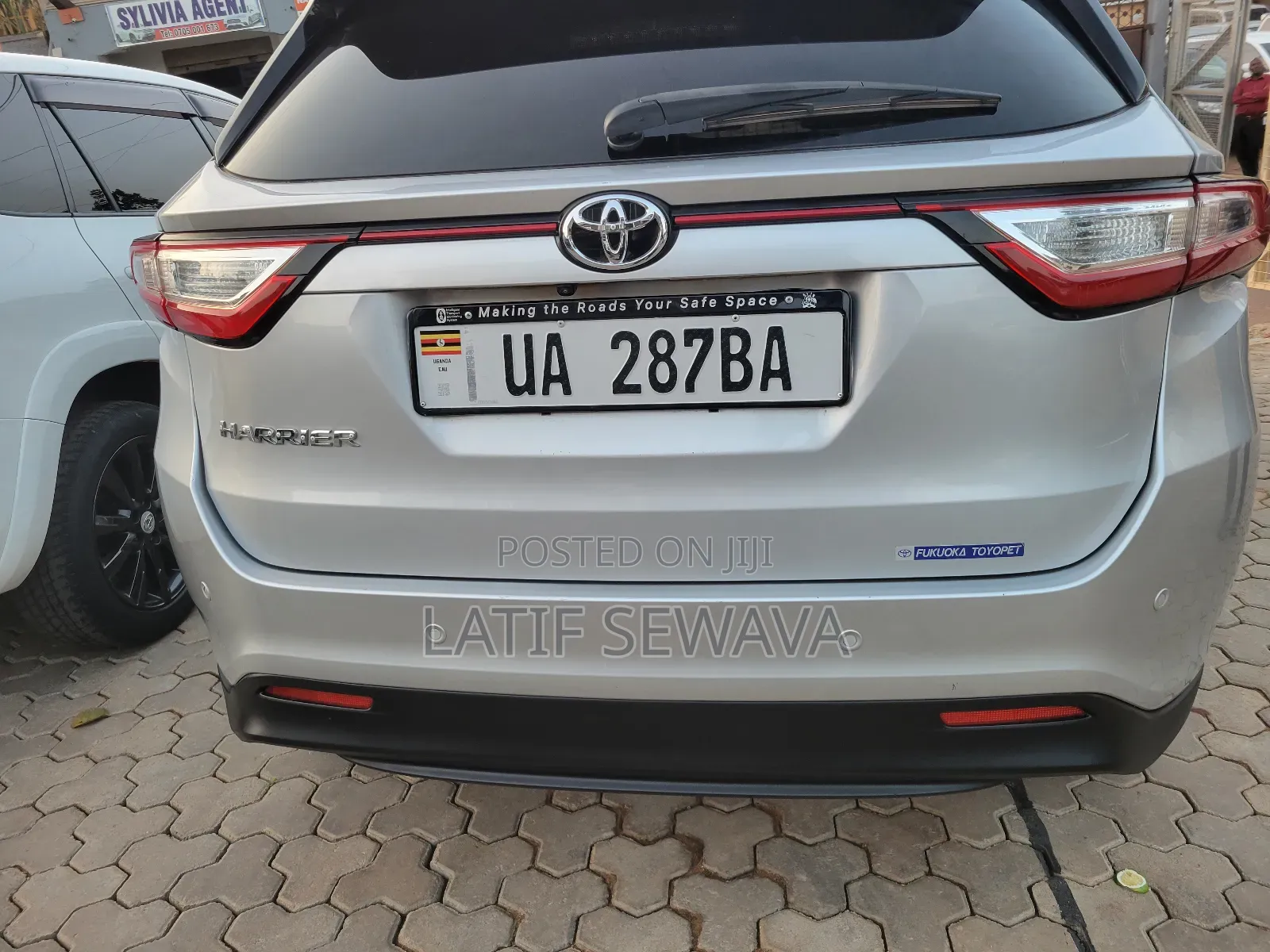 Toyota Harrier 2.0 2019 Silver