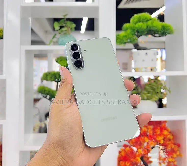 New Samsung Galaxy A56 256 GB Green