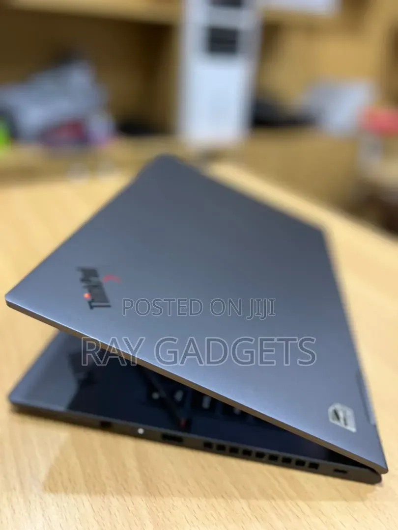 New Laptop Lenovo ThinkPad X1 Yoga 16GB Intel Core i7 SSD 512GB