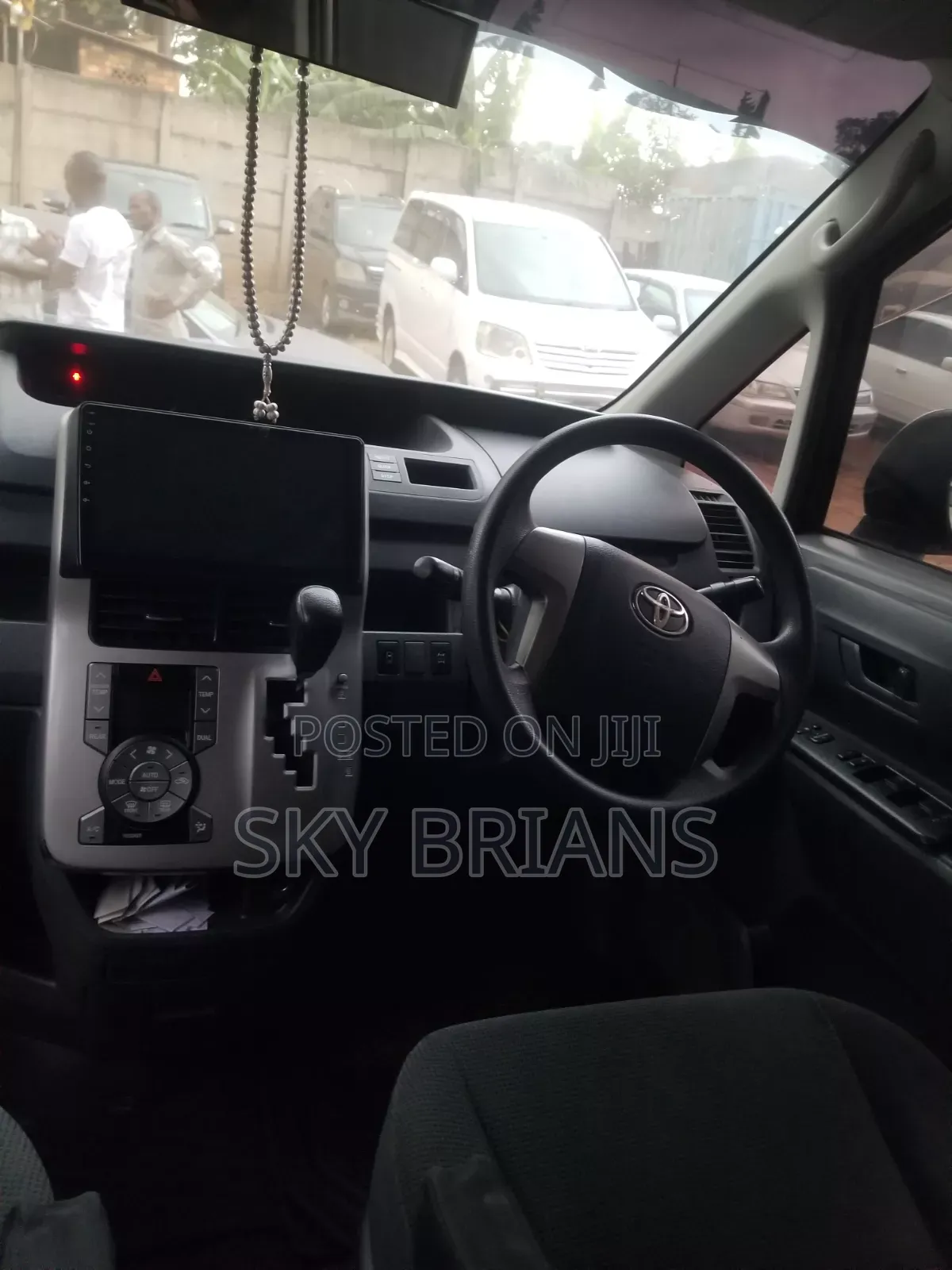 Toyota Noah 2009 Gray