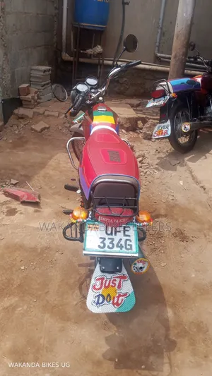 Bajaj Boxer 100 2022 Red