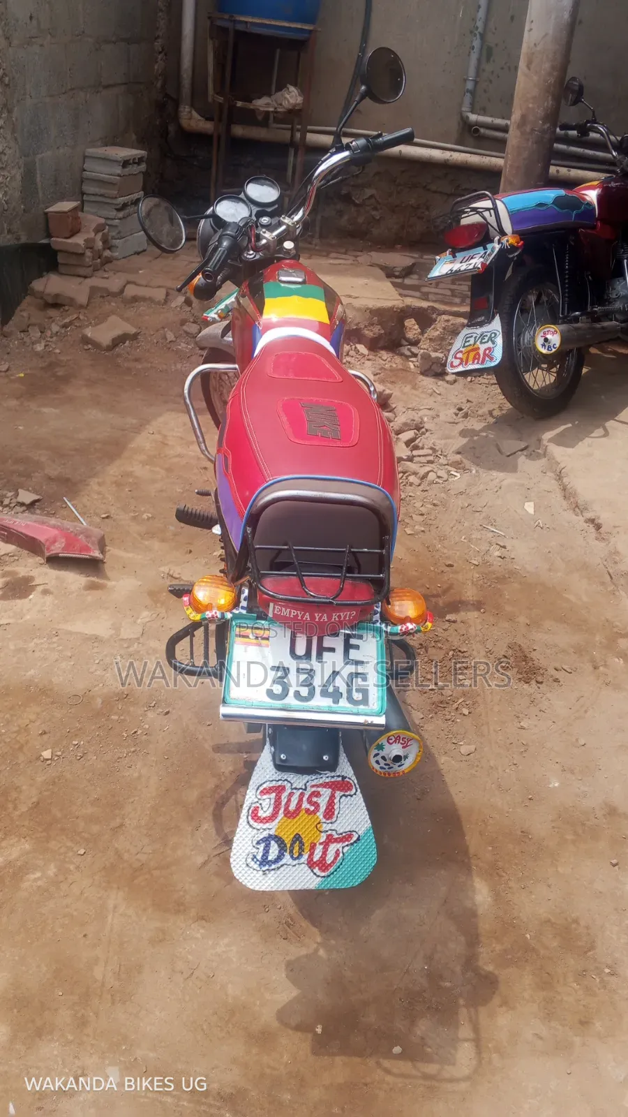 Bajaj Boxer 100 2022 Red
