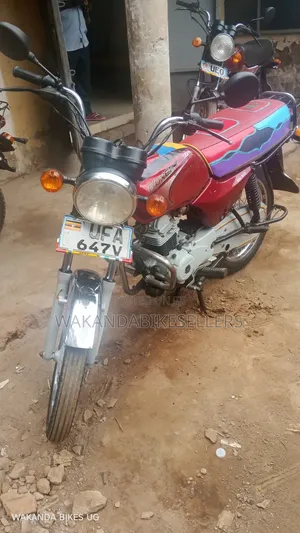 Bajaj Boxer 100 2022 Red