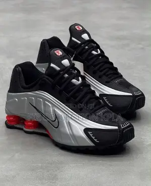 Original Nike Shox R4 Black Metallic Silver Trainers
