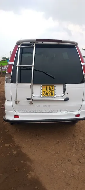 Toyota Noah 2002 White