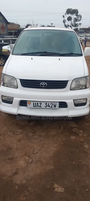 Toyota Noah 2002 White
