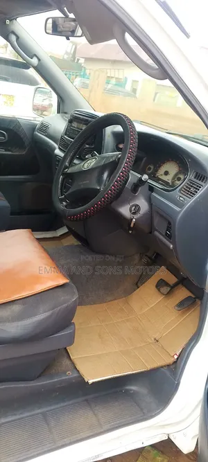 Toyota Noah 2002 White