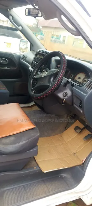 Toyota Noah 2002 White