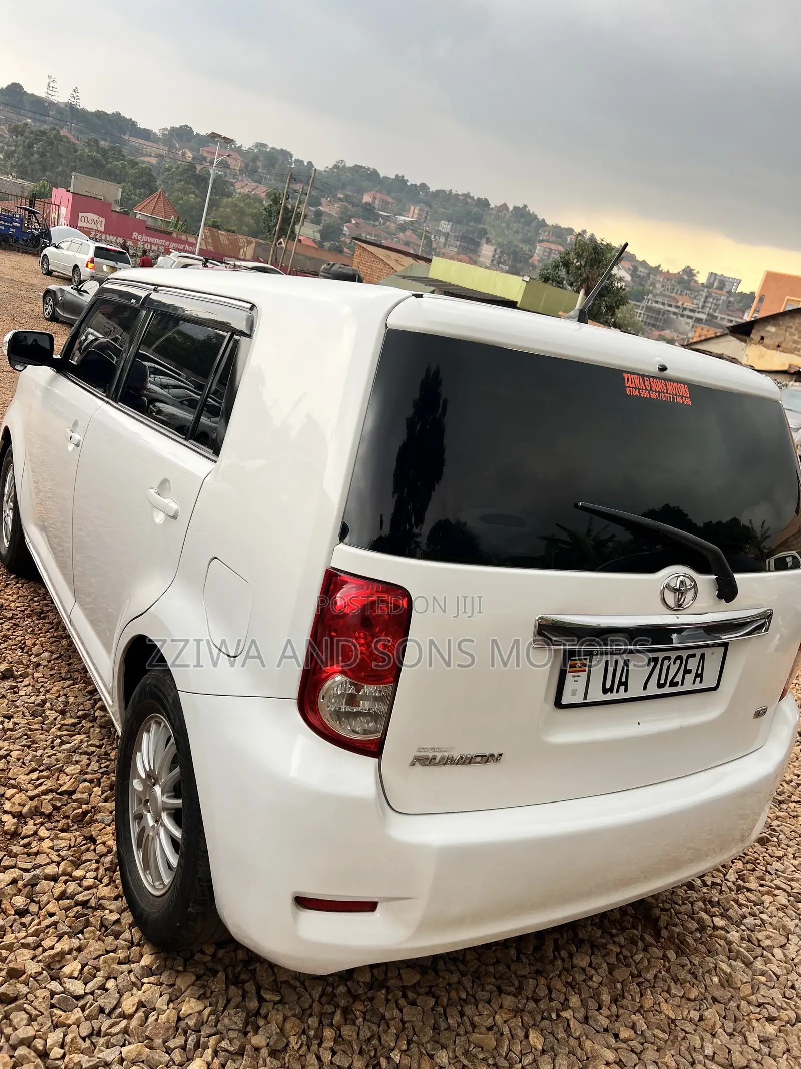 Toyota Corolla Rumion Hatchback 1.8 AWD 2013 White