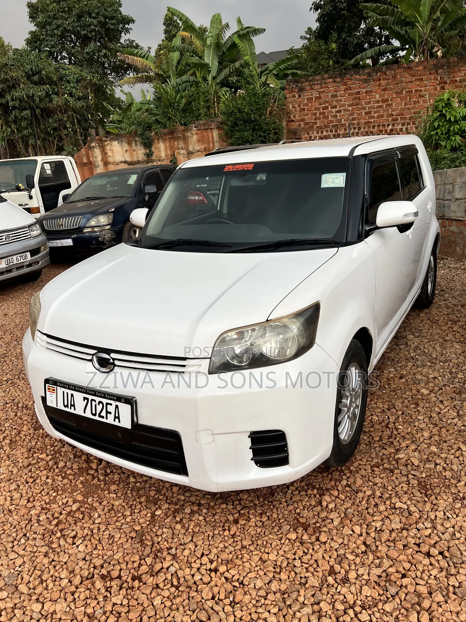 Toyota Corolla Rumion Hatchback 1.8 AWD 2013 White