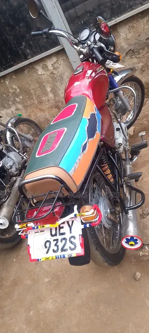 Bajaj Boxer 100 2019 Red