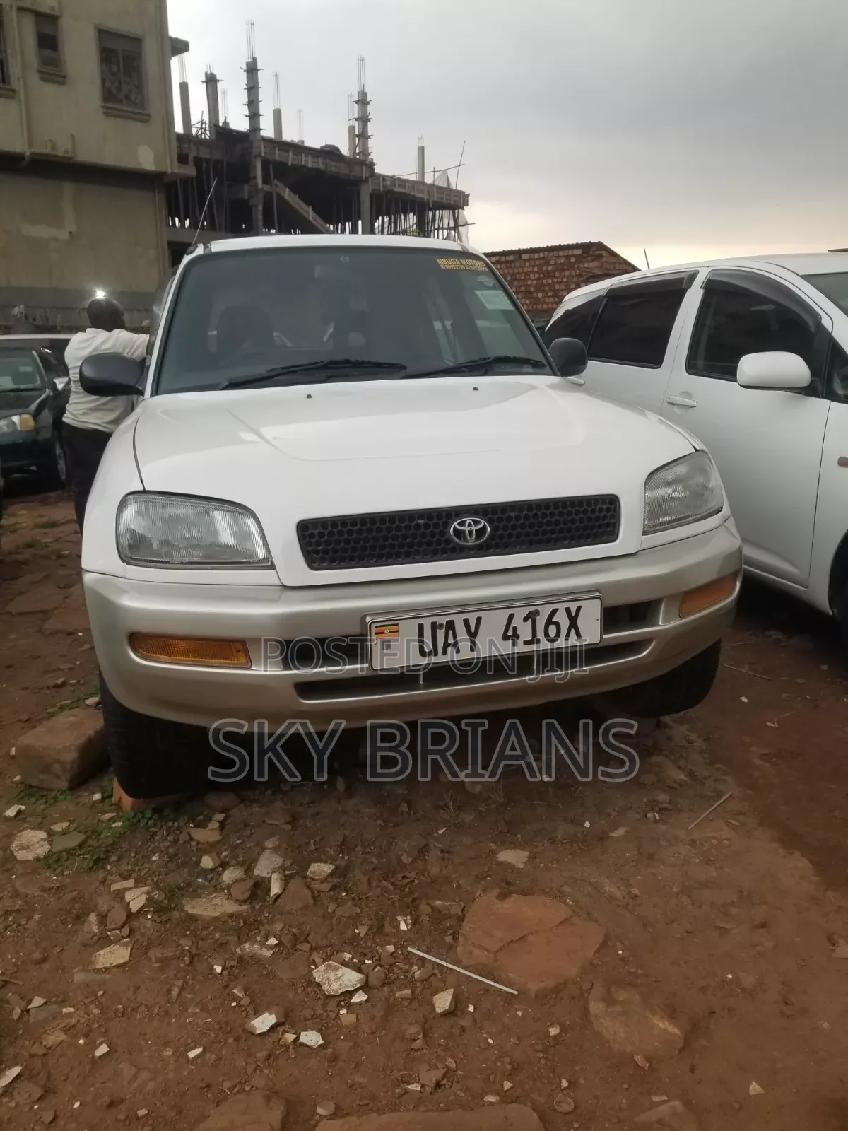 Toyota RAV4 1999 White