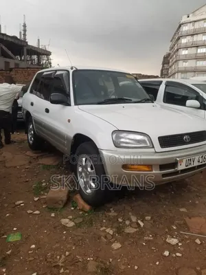 Toyota RAV4 1999 White