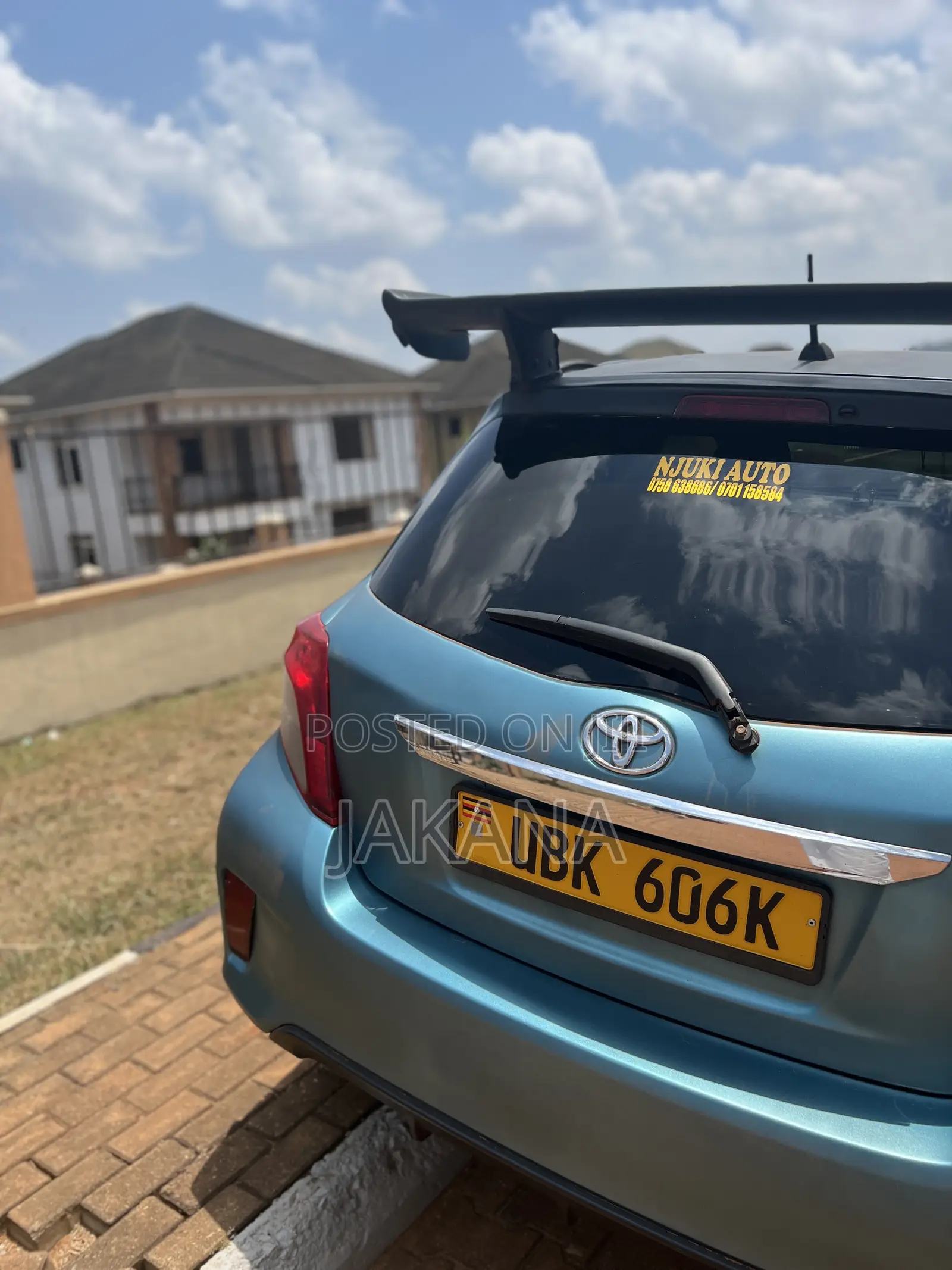 Toyota Vitz 1.5 FWD 5dr 2012 Blue