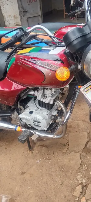 Bajaj Boxer 100 2022 Red