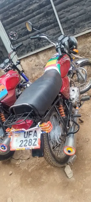 Bajaj Boxer 100 2022 Red