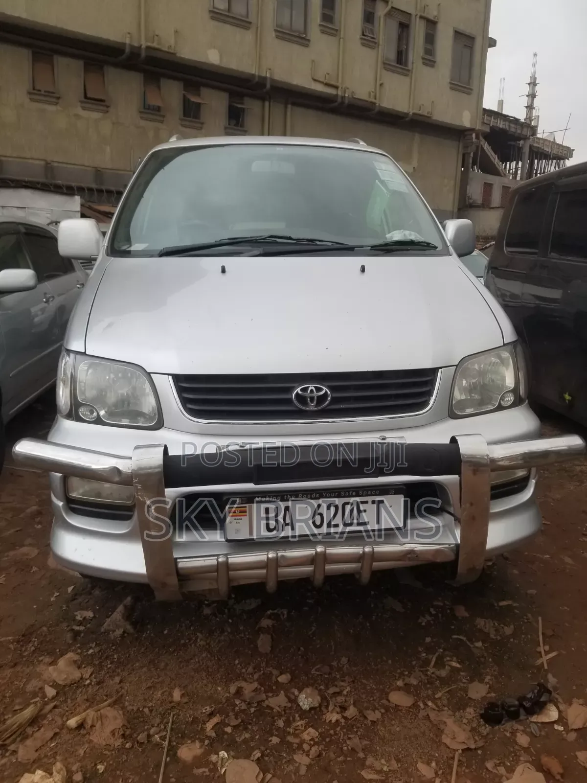 Toyota Noah 2001 White