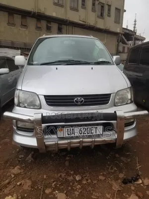 Toyota Noah 2001 White