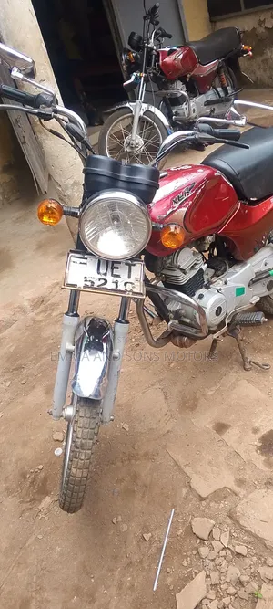 Bajaj Boxer 100 2022 Red