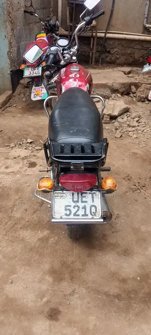 Bajaj Boxer 100 2022 Red