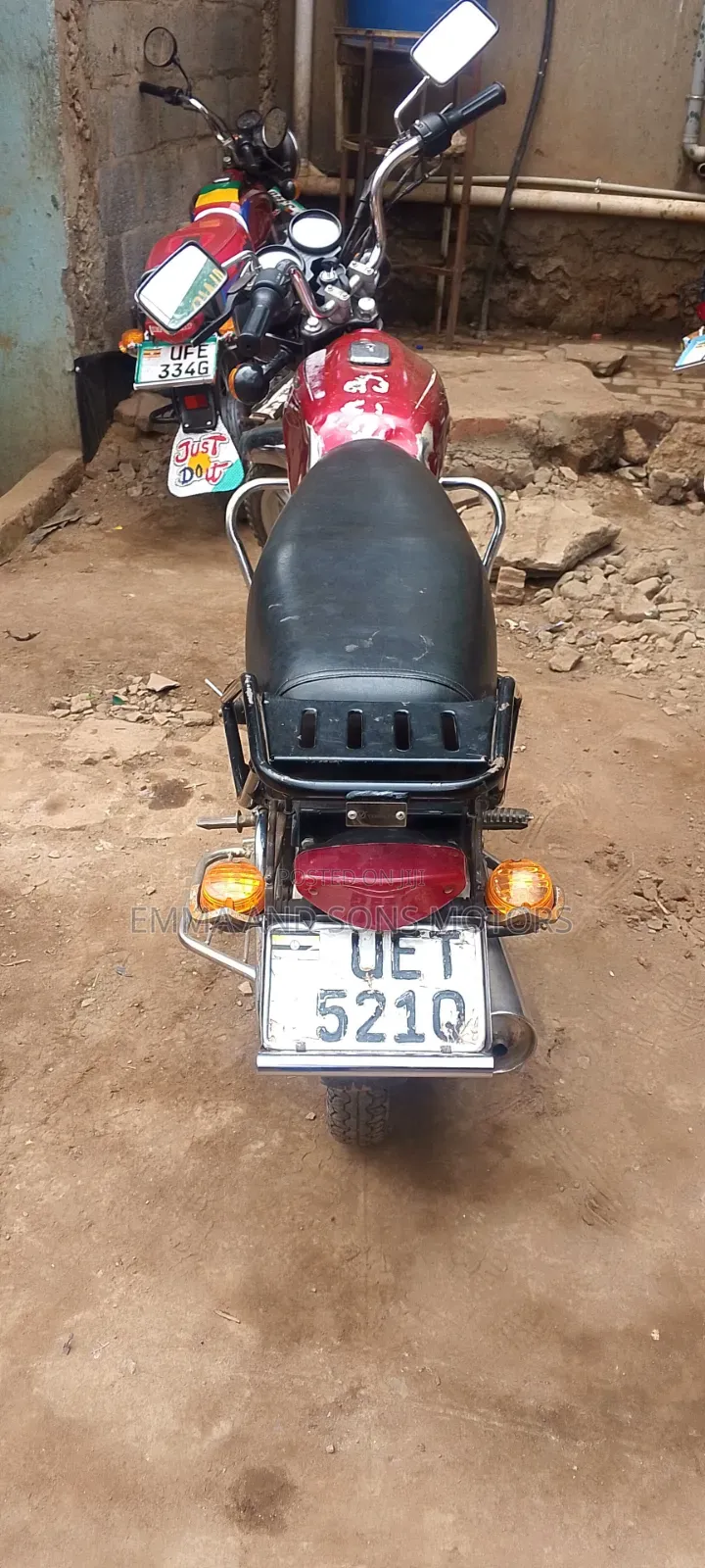 Bajaj Boxer 100 2022 Red