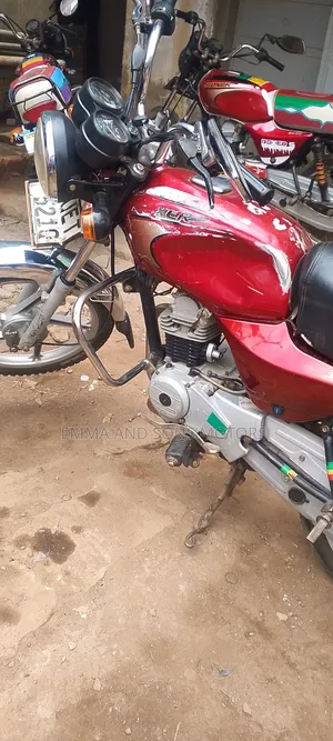Bajaj Boxer 100 2022 Red