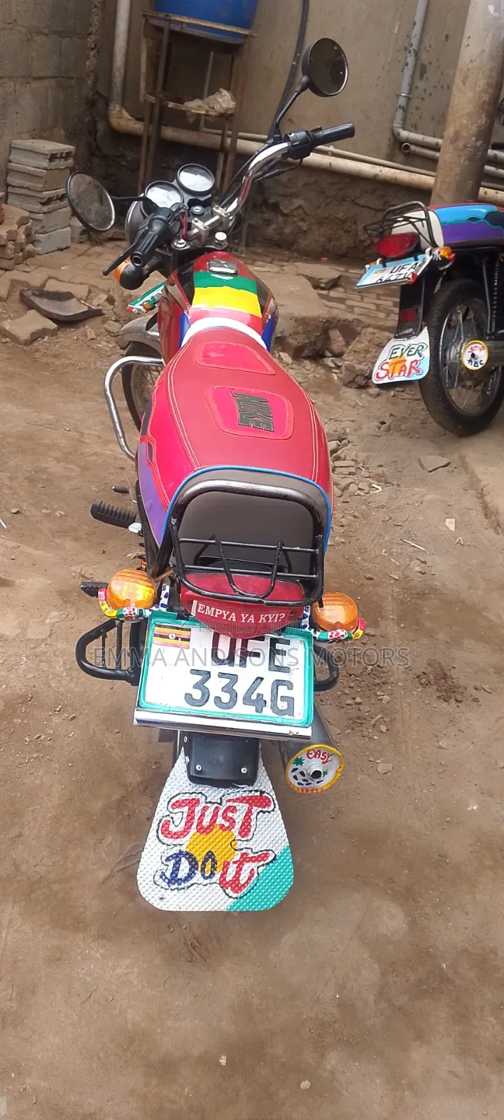 Bajaj Boxer 100 2022 Red