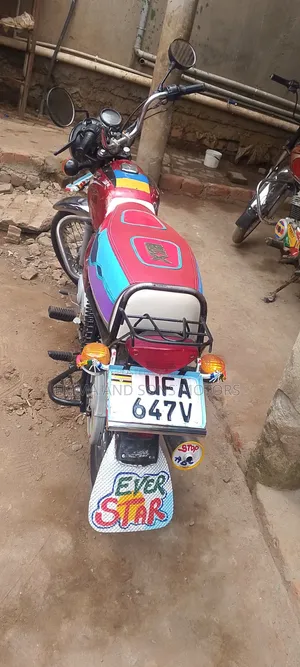 Bajaj Boxer 100 2022 Red